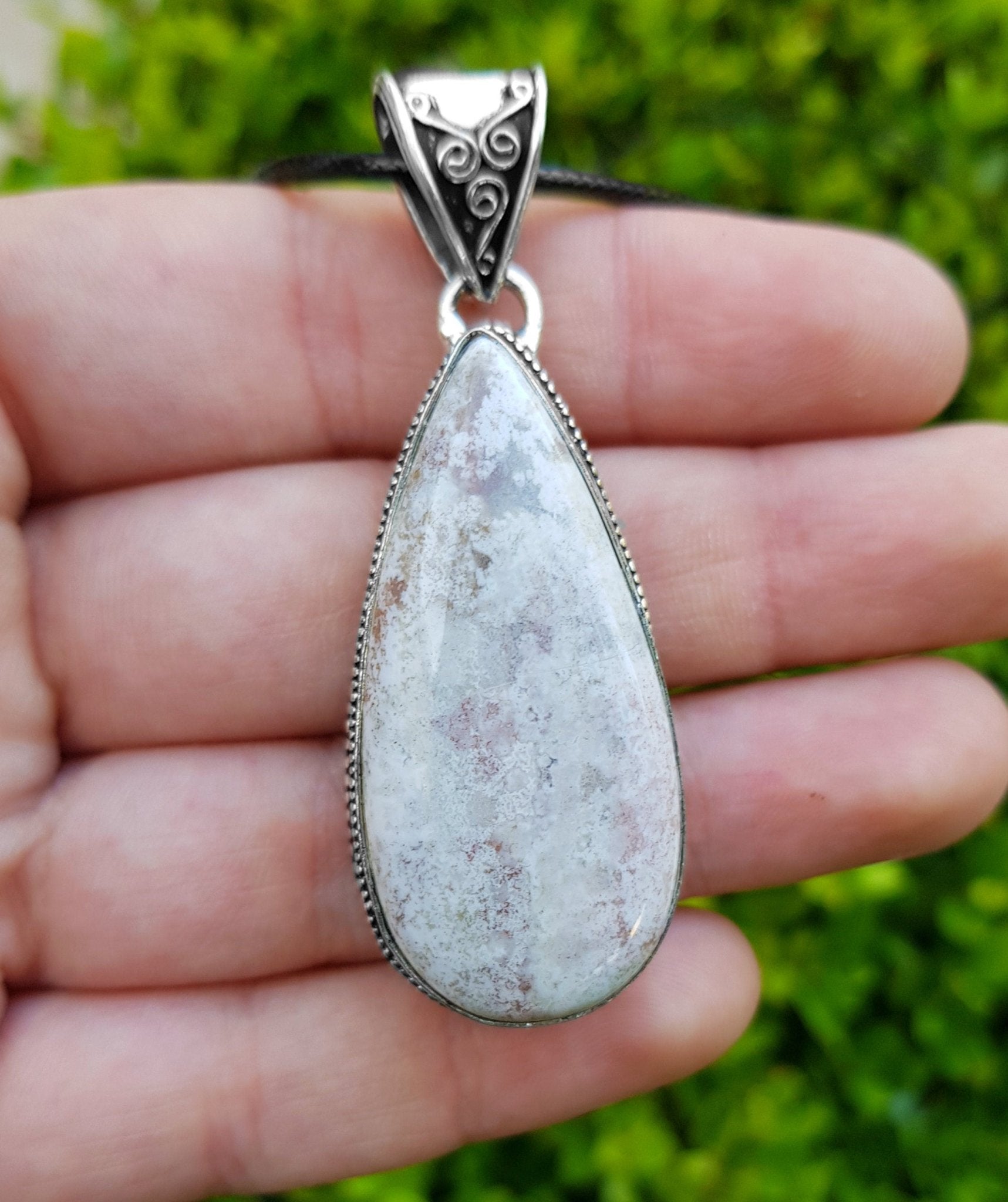 Sterling Silver Agate Pendant Necklace: Boho Statement Jewelry - LunarGem - Necklaces