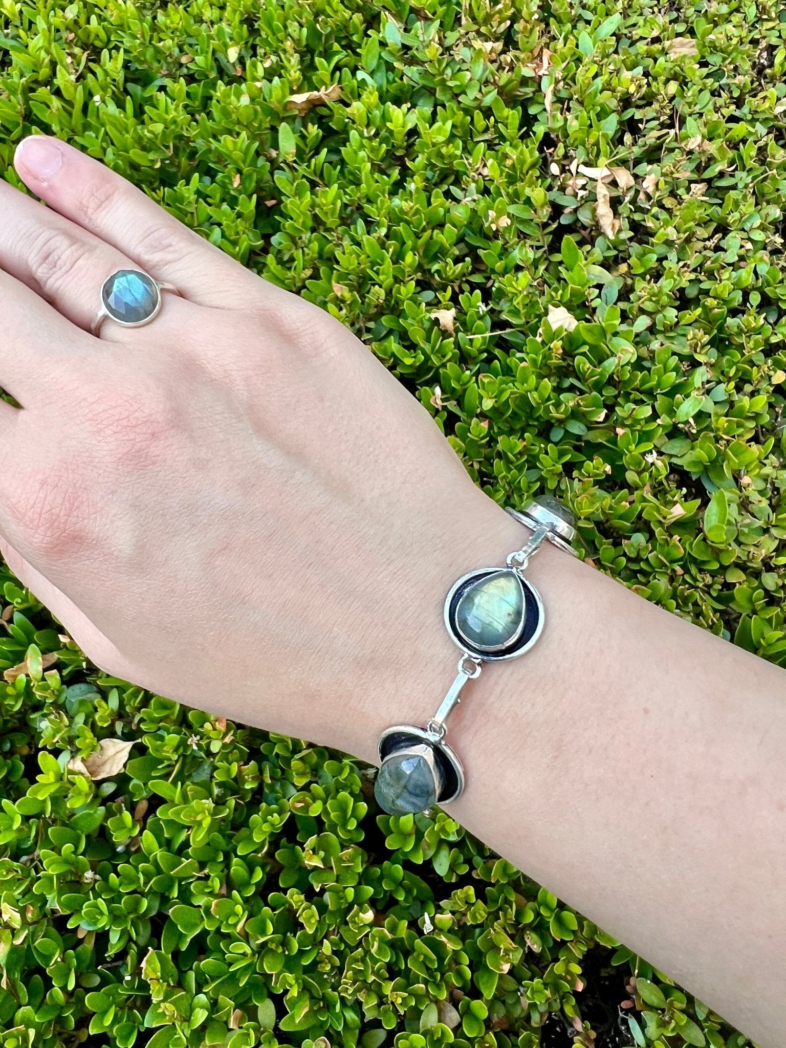 Sterling Silver Labradorite Bracelet: Adjustable Gemstone Jewelry - LunarGem - 