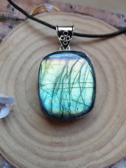 Sterling Silver Labradorite Pendant: Boho Statement Jewelry - LunarGem - 