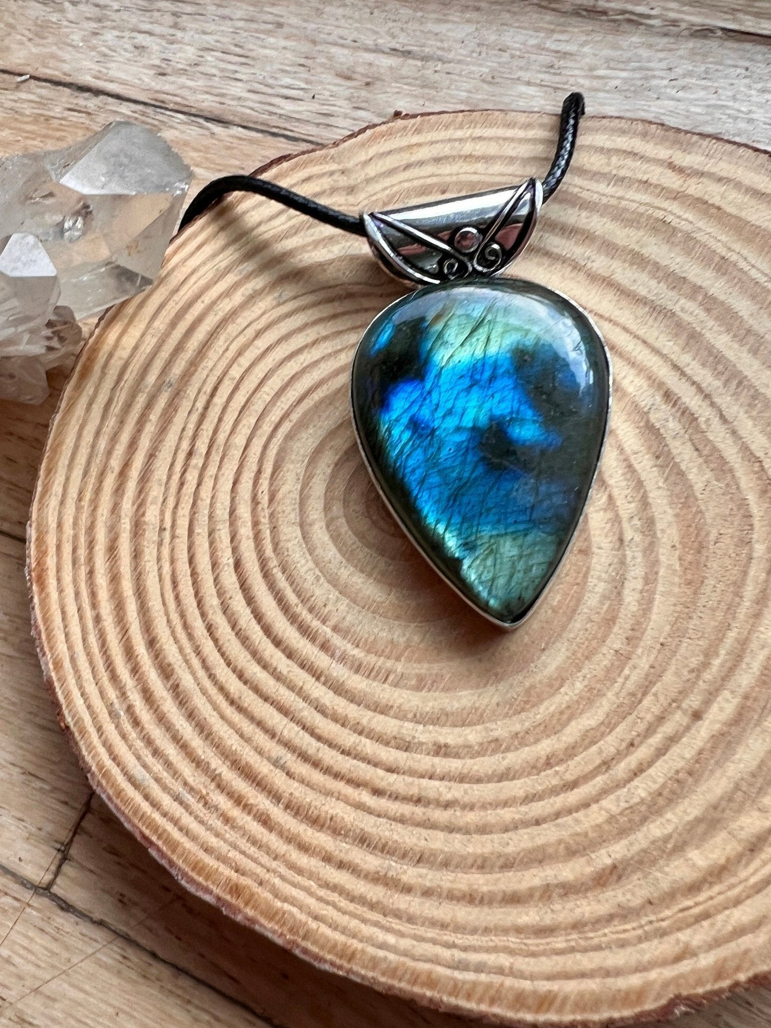 Sterling Silver Labradorite Pendant: Boho Statement Jewelry - LunarGem - 