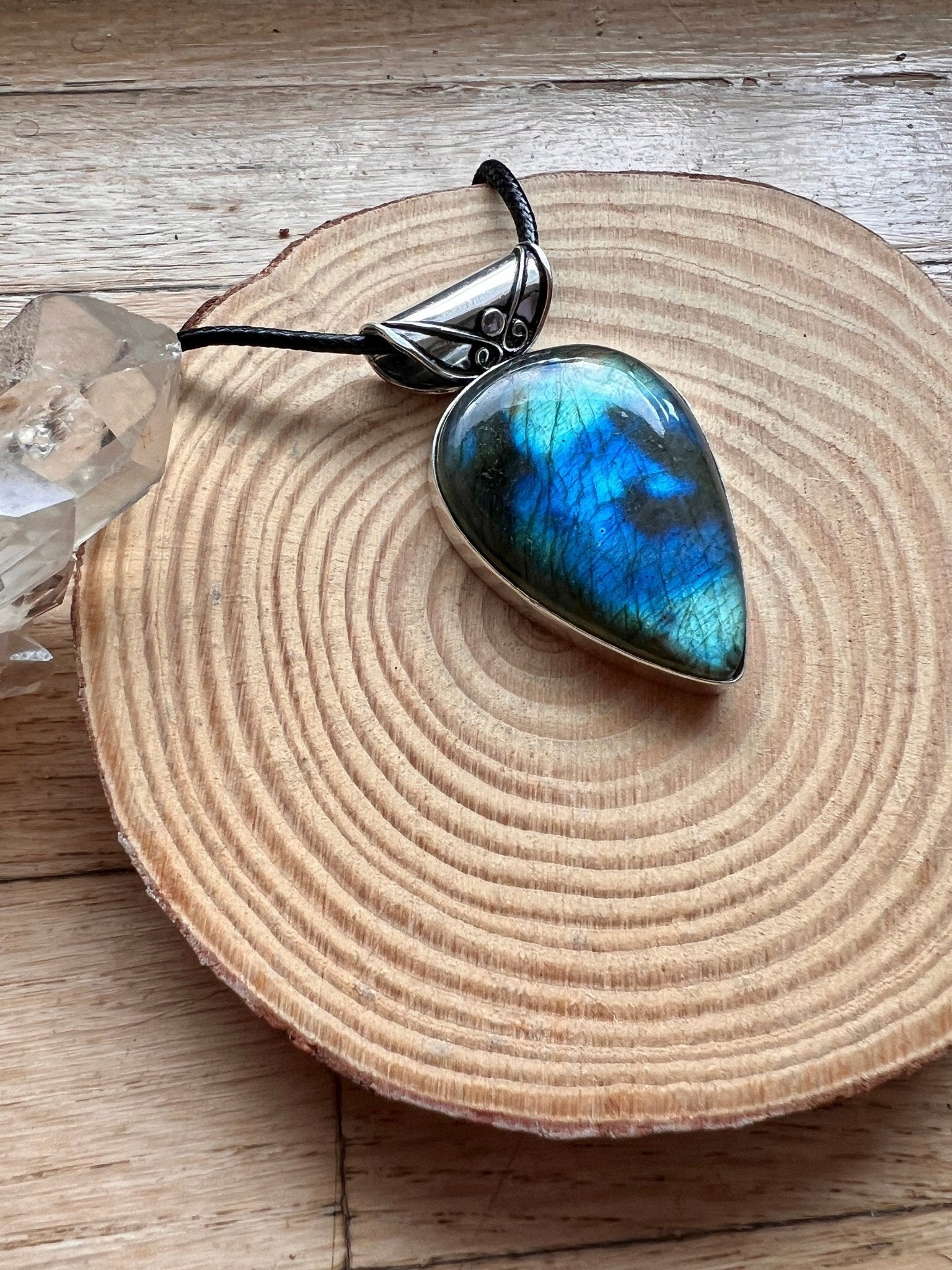 Sterling Silver Labradorite Pendant: Boho Statement Jewelry - LunarGem - 