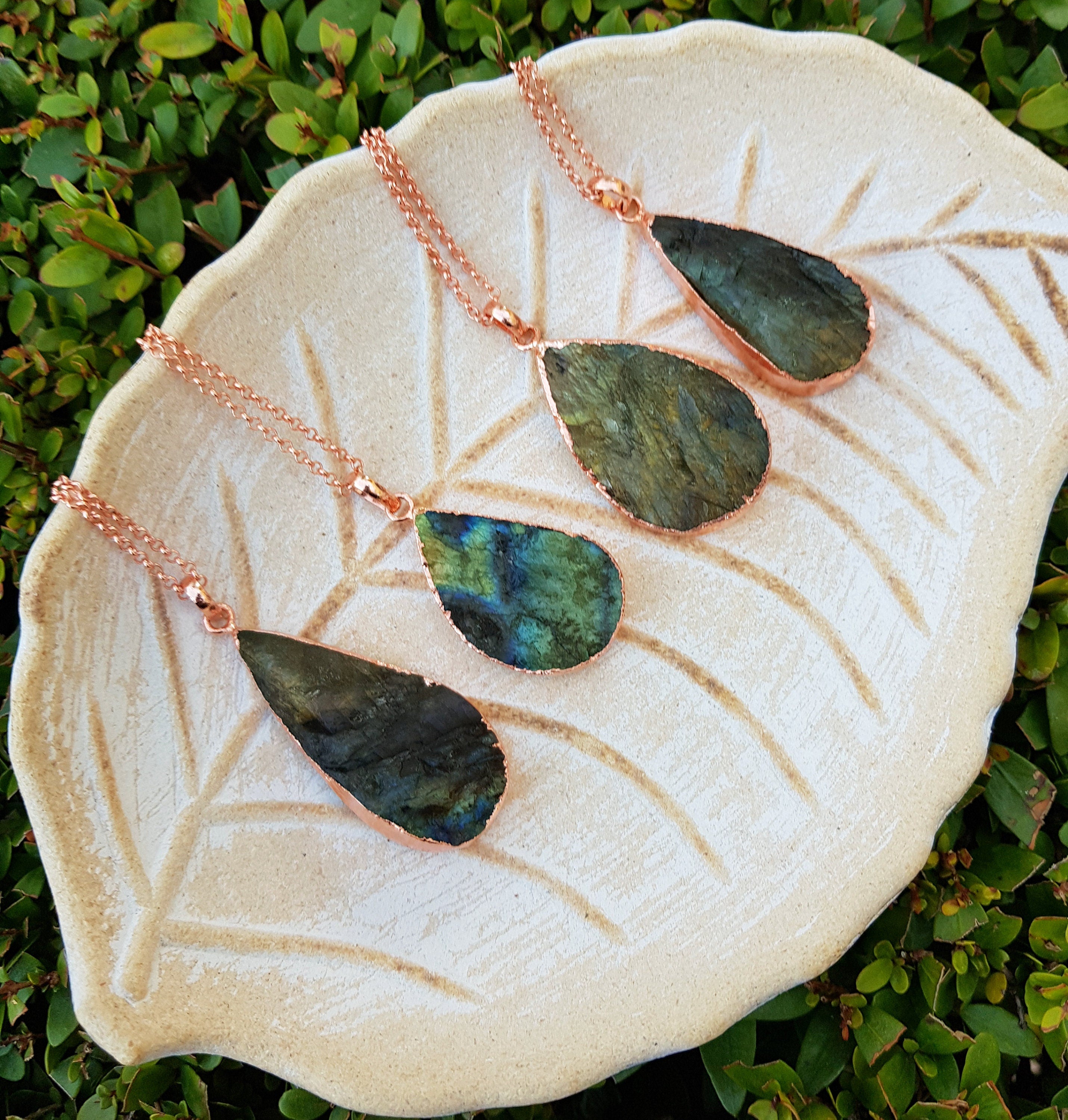 Labradorite heart pendant on long chain – Chilli Designs